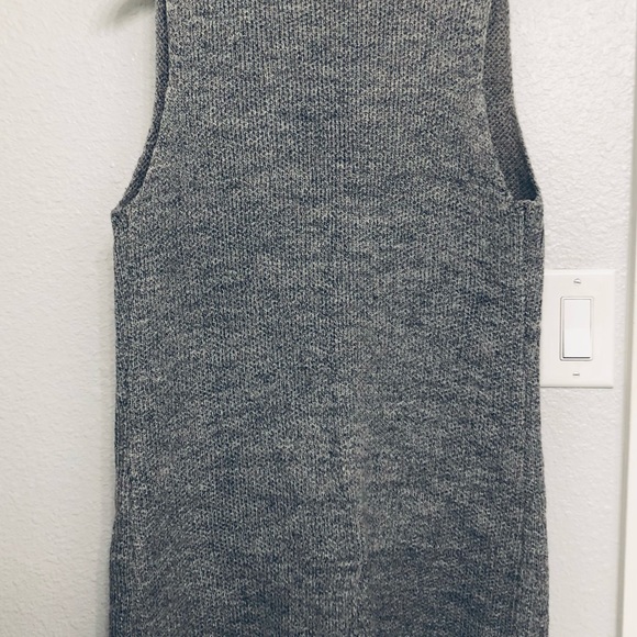 Long Knitted Collared Vest. Grey/SM - Picture 8 of 13